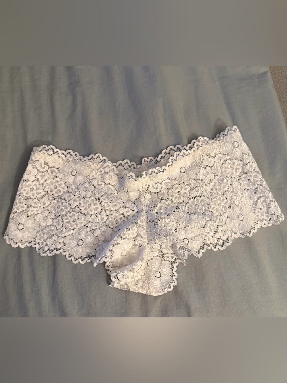 Women’s Lace Hipster Bikini Panty - White